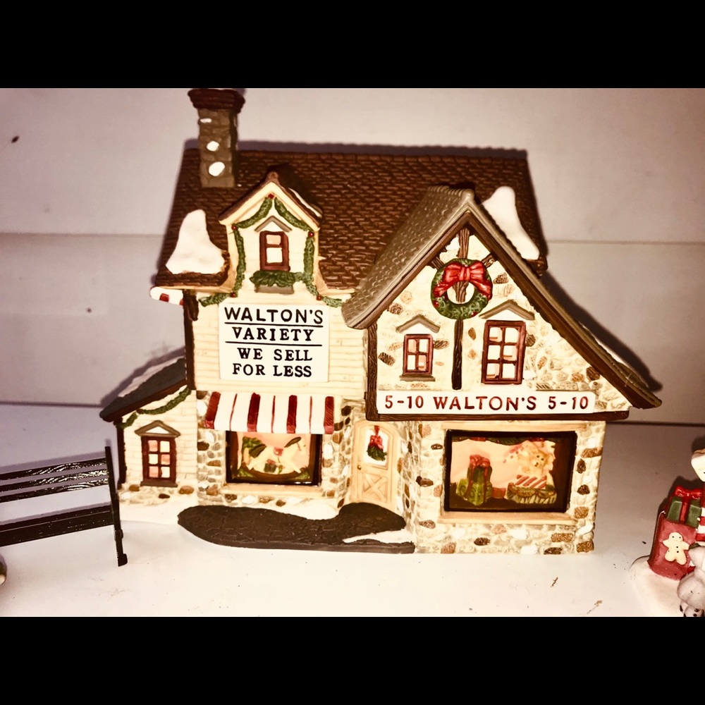 Waltons 5&10 lighted Christmas House with access